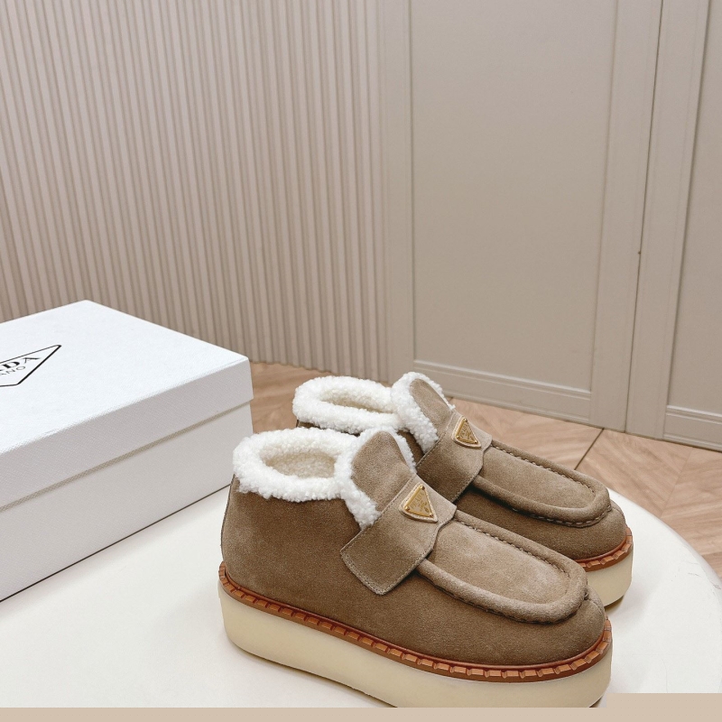 Pra*a casual shoes